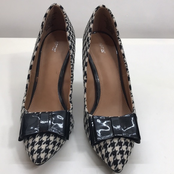 APT. 9 Black & White Houndstooth Pump with Patent Leather Bow - Picture 2 of 5